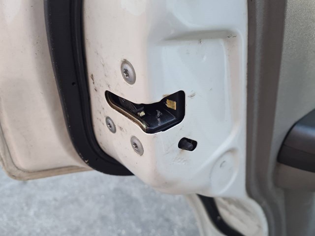Motor acionador de abertura/fechamento da porta traseira esquerda 80553AA300 NISSAN