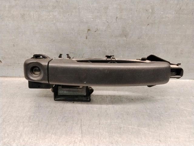 Suporte de maçaneta externa da porta dianteira direita 806064162R RENAULT