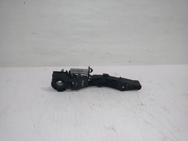 Suporte de maçaneta externa da porta dianteira esquerda 806075481R RENAULT