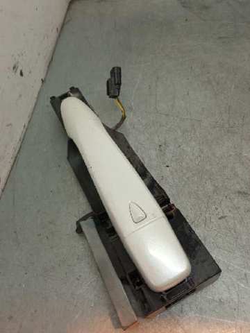Fecho da porta dianteira direita 8061021133 NISSAN