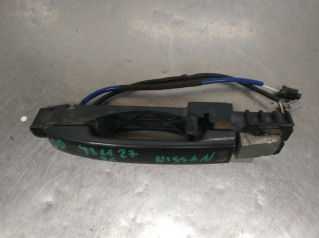 Suporte de maçaneta externa da porta dianteira direita 80610EB300 NISSAN