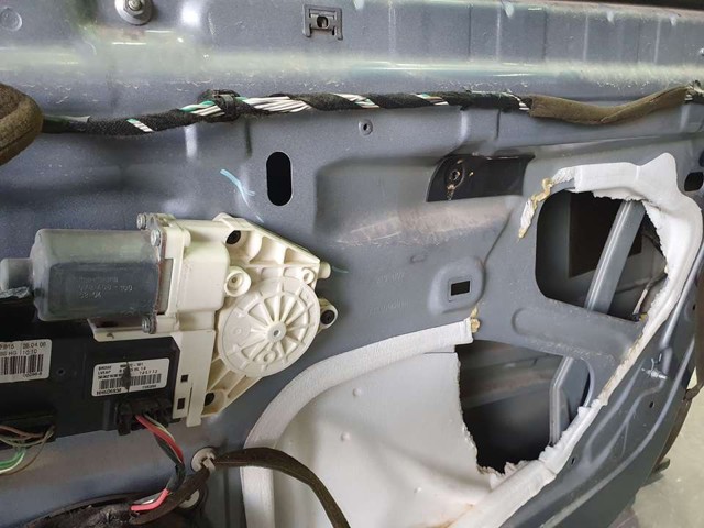 Mecanismo de acionamento de vidro da porta dianteira direita 807000002R RENAULT