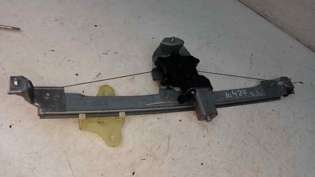 Mecanismo de acionamento de vidro da porta dianteira direita 807200713R RENAULT