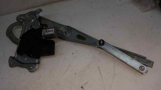 Mecanismo de acionamento de vidro da porta dianteira direita 807203154R RENAULT