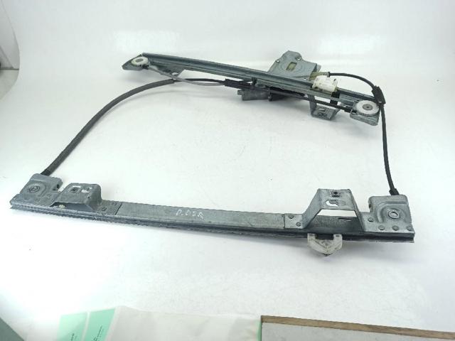 Mecanismo de acionamento de vidro da porta dianteira direita 807207012R RENAULT