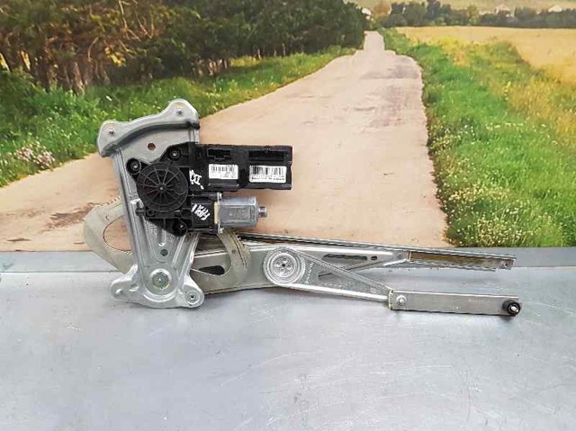 Mecanismo de acionamento de vidro da porta dianteira esquerda 807210002R RENAULT