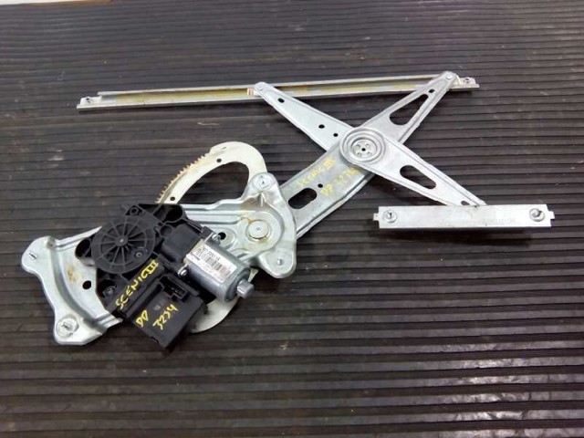 Mecanismo de acionamento de vidro da porta dianteira direita 807300011R RENAULT