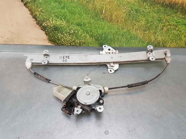 Motor de acionamento de vidro da porta dianteira direita 807308991C NISSAN