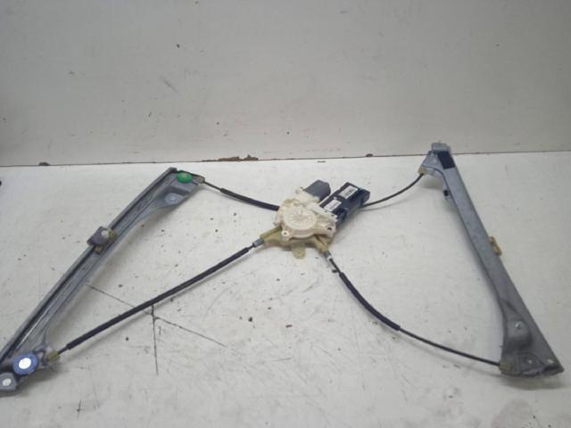 Motor de acionamento de vidro da porta dianteira esquerda 807310003R RENAULT