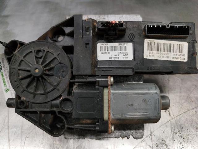 Motor de acionamento de vidro da porta dianteira esquerda 807310246R RENAULT