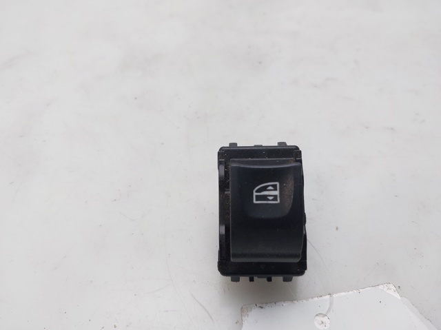 809600018R Renault (RVI)