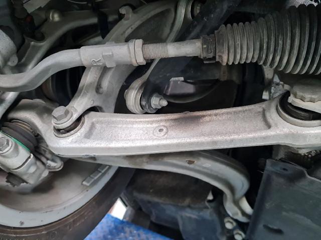 Braço oscilante inferior direito de suspensão dianteira 80A407156 VAG
