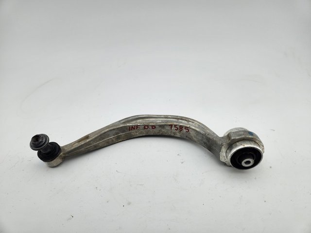 Braço oscilante inferior direito de suspensão dianteira 80A407696D VAG