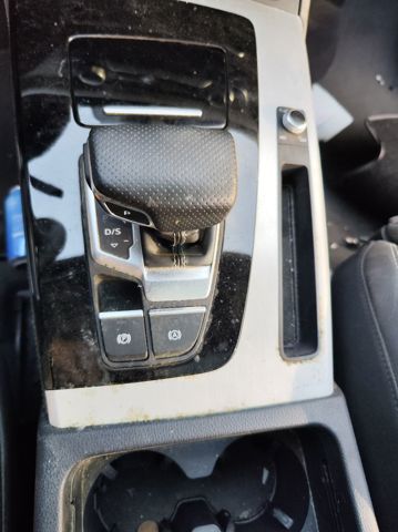  Audi Q5  (FYB, FYG)