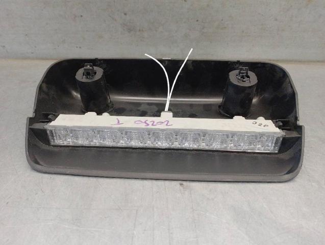 Sinal de parada traseiro adicional Toyota Yaris  P21 ao melhor preço