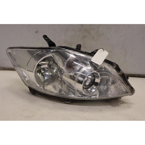 Luz direita 8111002A40 TOYOTA