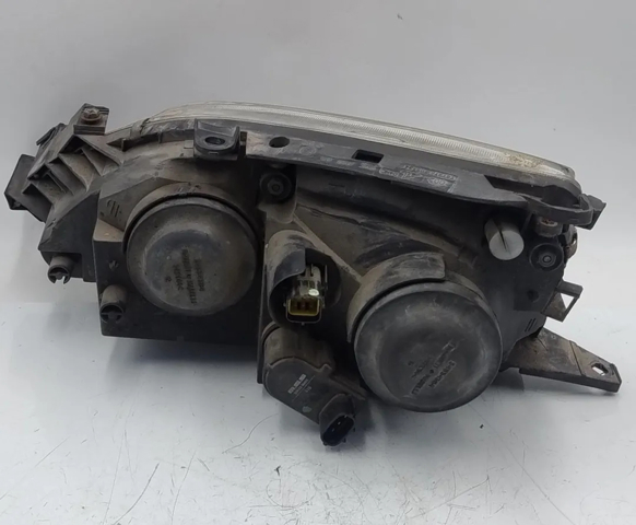 Luz direita 8111005100 TOYOTA