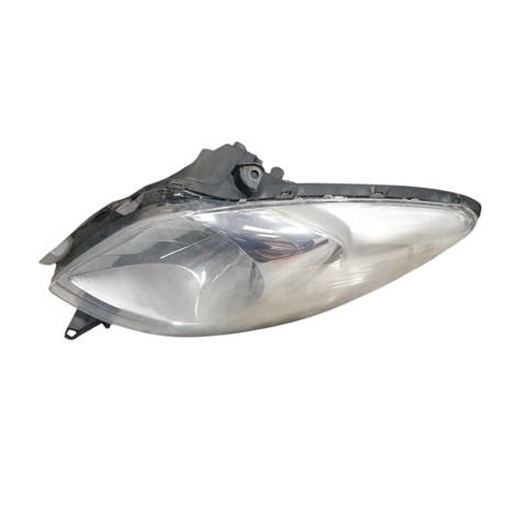 Luz direita 811100D120 TOYOTA