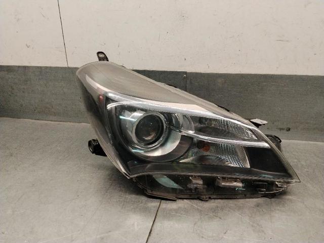 Luz direita 811300DA30 TOYOTA