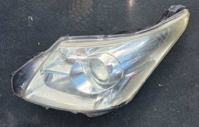 Luz esquerda 8117005310 TOYOTA