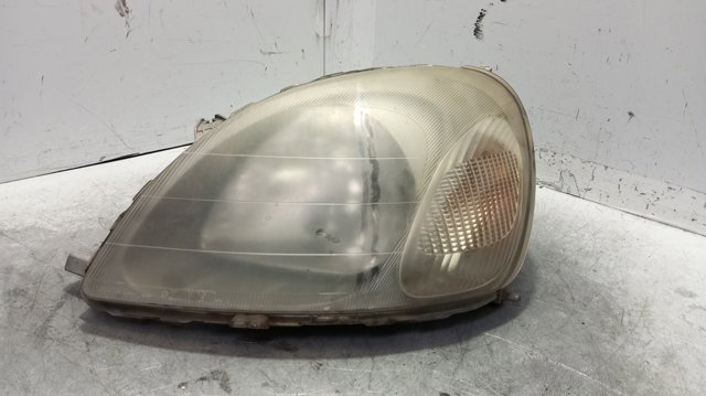 Luz esquerda 811700D011 TOYOTA