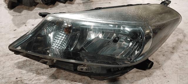 Luz esquerda 811700D450 TOYOTA