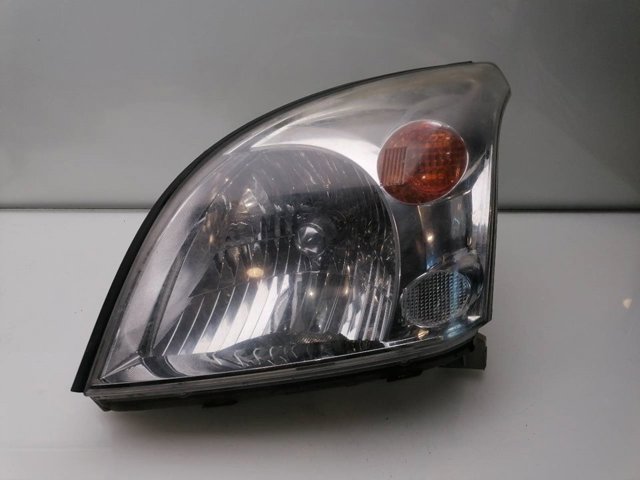 Luz esquerda 811706A060 TOYOTA
