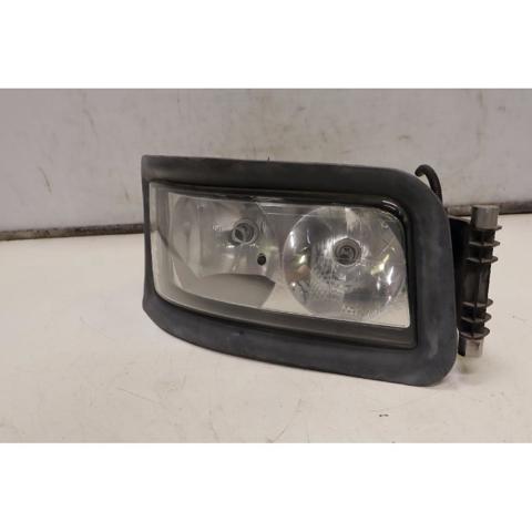 Luz direita 81251016450 MAN