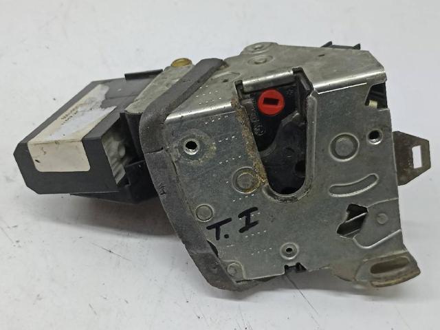 Fecho da porta traseira esquerda 8125671 BMW