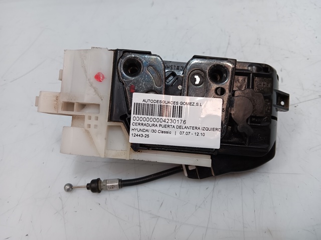 Fecho da porta dianteira esquerda 813102L020 HYUNDAI