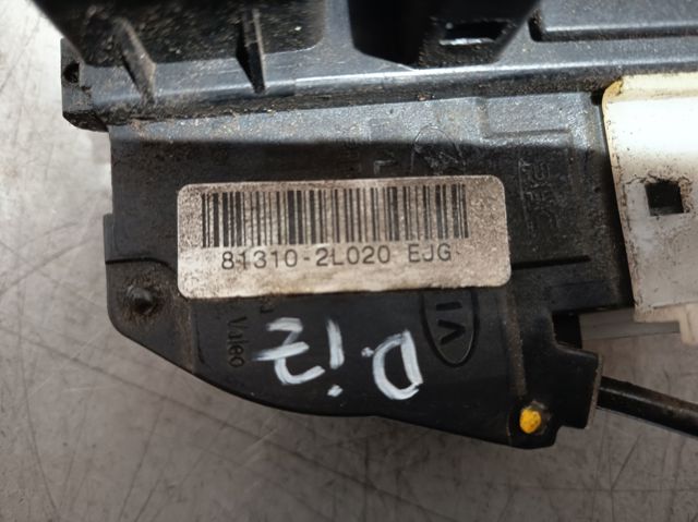 Fecho da porta dianteira esquerda 813102L020 HYUNDAI