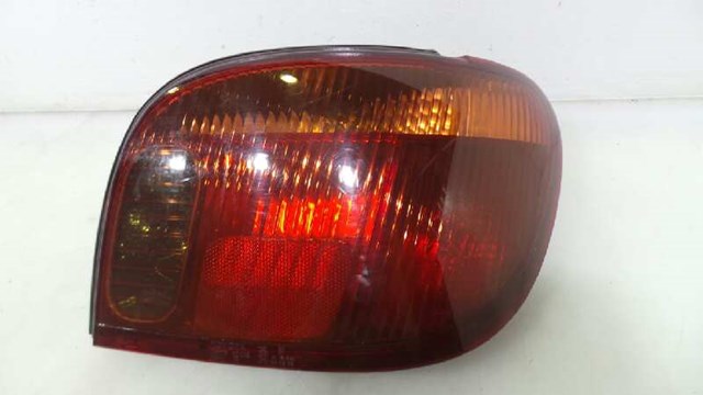Lanterna traseira direita 8155052280 TOYOTA
