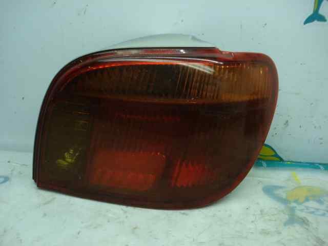 Lanterna traseira direita 8155052280 TOYOTA