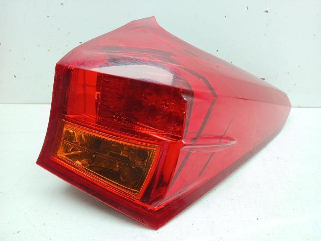 Lanterna traseira direita externa 8155102710 TOYOTA