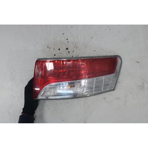 Lanterna traseira direita externa 8155105250 TOYOTA