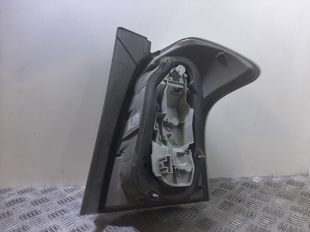 Lanterna traseira esquerda 815600F060 TOYOTA