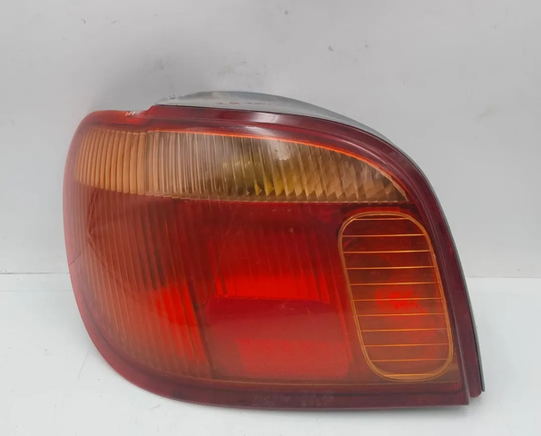 Lanterna traseira esquerda 815610D070 TOYOTA