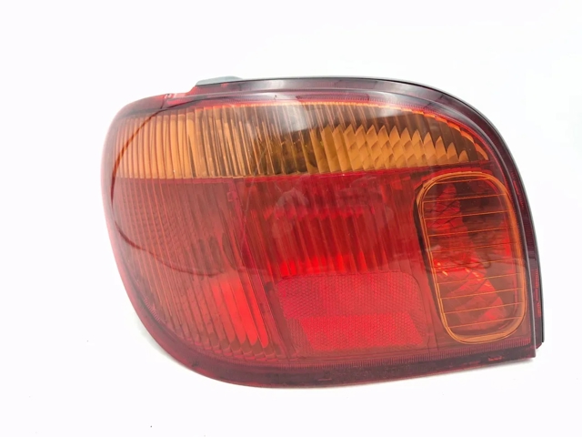 Lanterna traseira esquerda 815610D070 TOYOTA