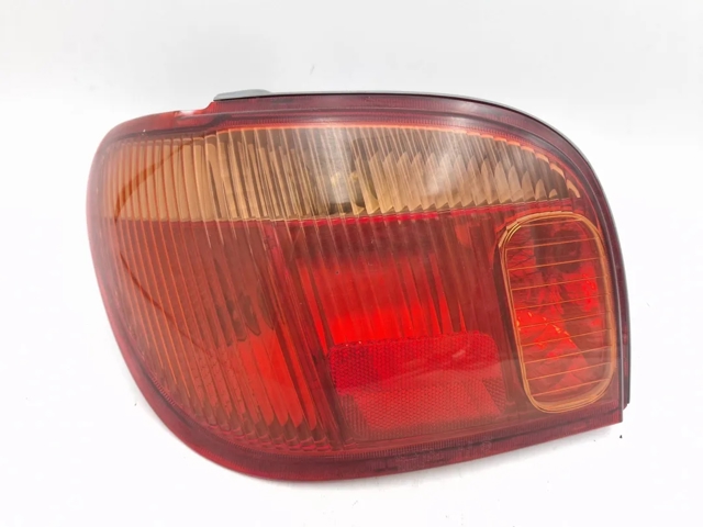 Lanterna traseira esquerda 815610D070 TOYOTA
