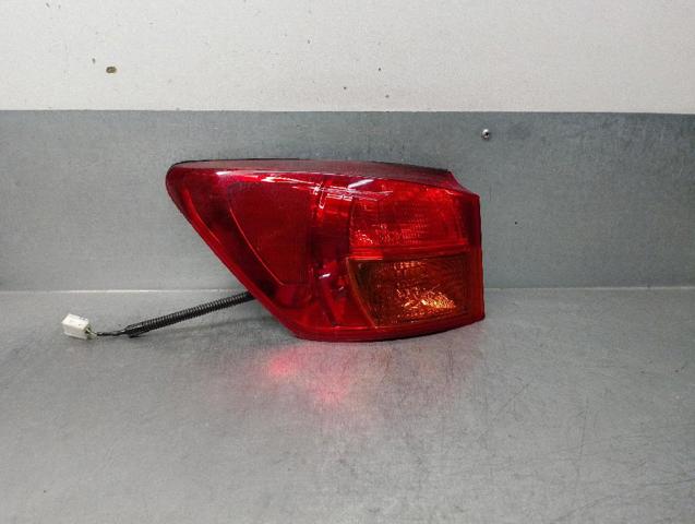 Lanterna traseira esquerda externa 8156153161 TOYOTA