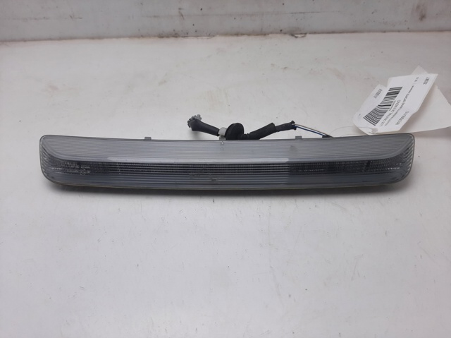 Sinal de parada traseiro adicional para Toyota Avensis T27