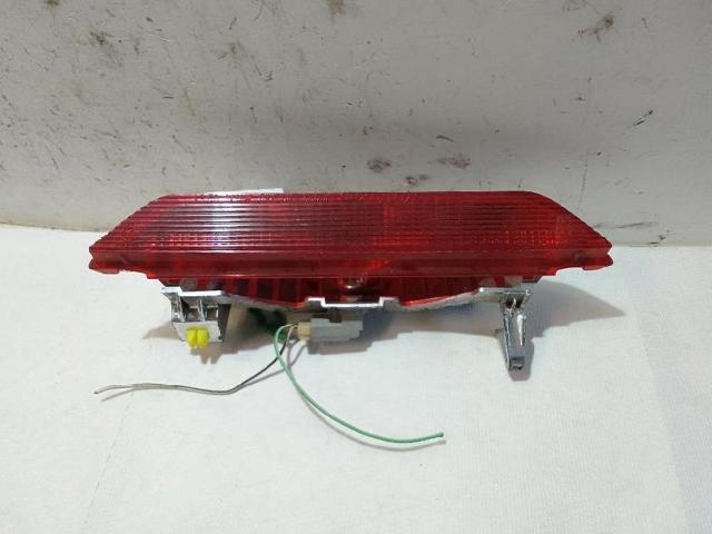 Sinal de parada traseiro adicional para Toyota Yaris P10