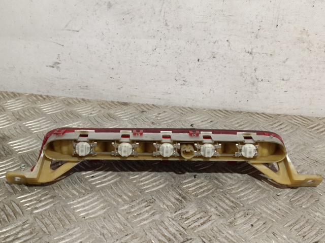 Sinal de parada traseiro adicional para Toyota Corolla R10