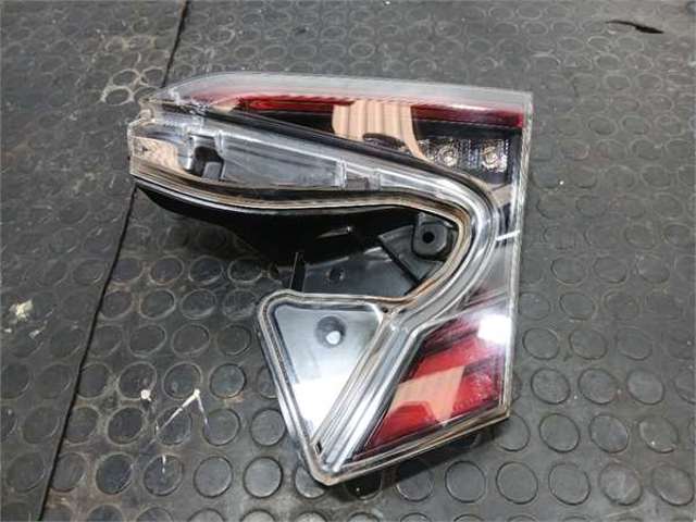 Lanterna traseira direita interna 81580F4021 TOYOTA