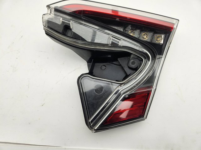 Lanterna traseira direita interna 81580F4021 TOYOTA