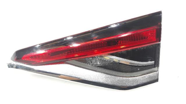 Lanterna traseira direita interna 8158102C31 TOYOTA
