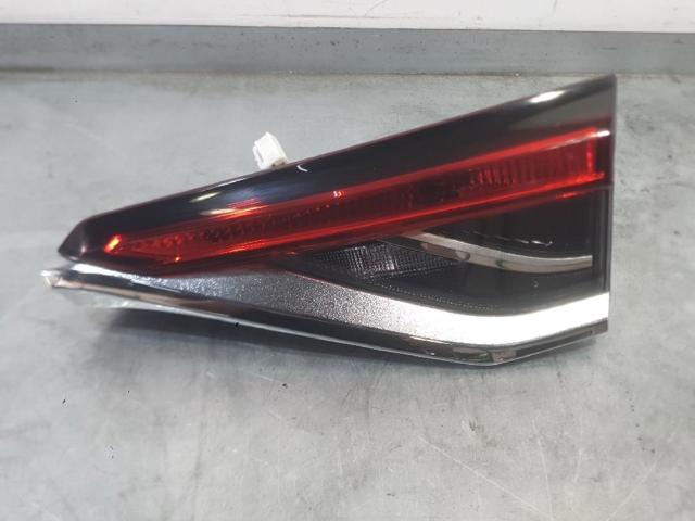 Lanterna traseira direita interna 8158102C31 TOYOTA