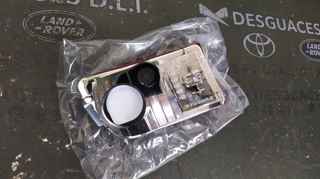Lanterna de nevoeiro traseira direita 8158160100 TOYOTA