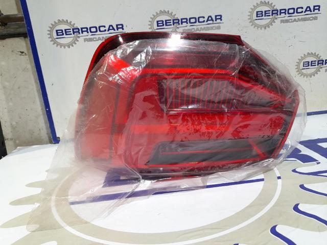 Lanterna traseira direita 81A945092 VAG