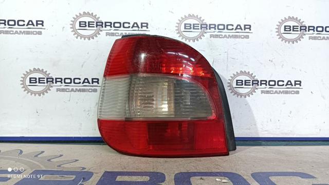 Lanterna traseira esquerda 8200002471 RENAULT